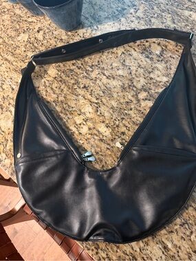 Black Leather Sash bag-excellent condition